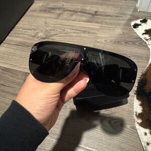 Stylish Black Oversized Sunglasses